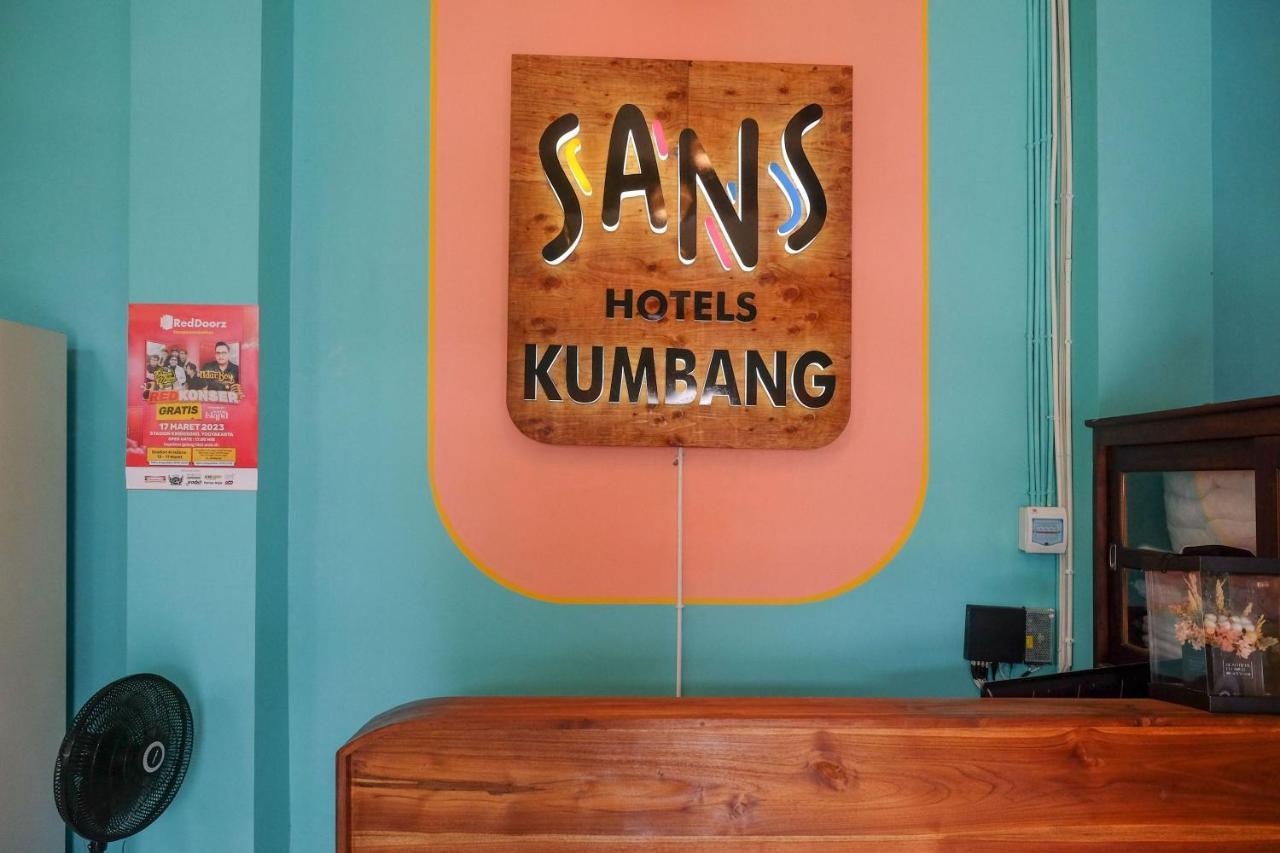 Sans Hotel Kumbang Yogyakarta By Reddoorz 外观 照片